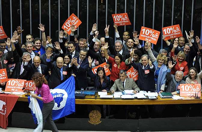 Imagem de Com aprovação do PNE, Brasil avança para democratizar e ampliar o acesso à educação